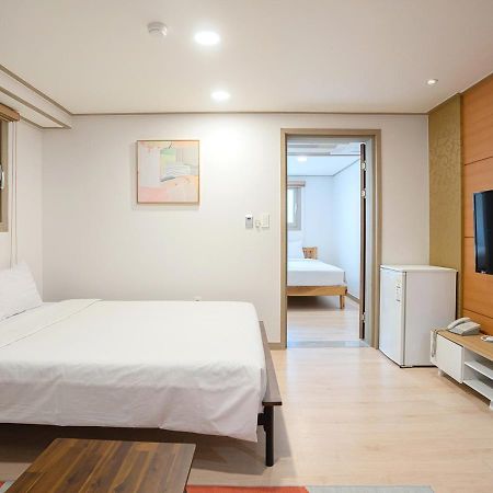 J2 Family Hotel Jeju Exteriör bild