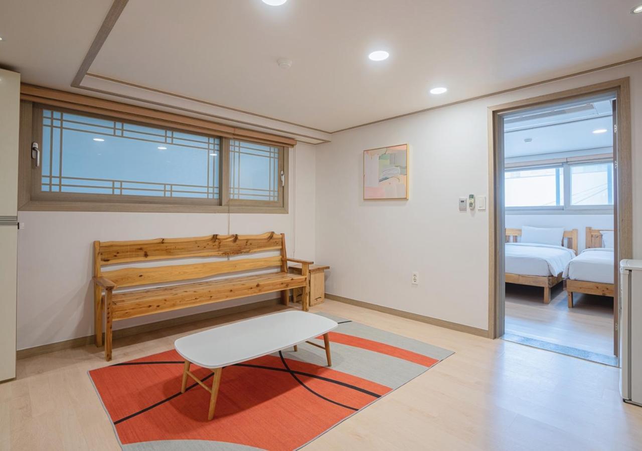 J2 Family Hotel Jeju Exteriör bild
