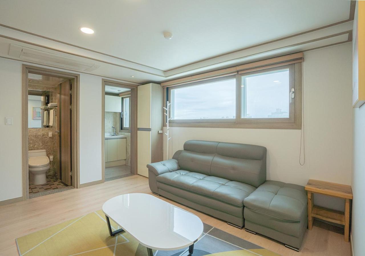 J2 Family Hotel Jeju Exteriör bild