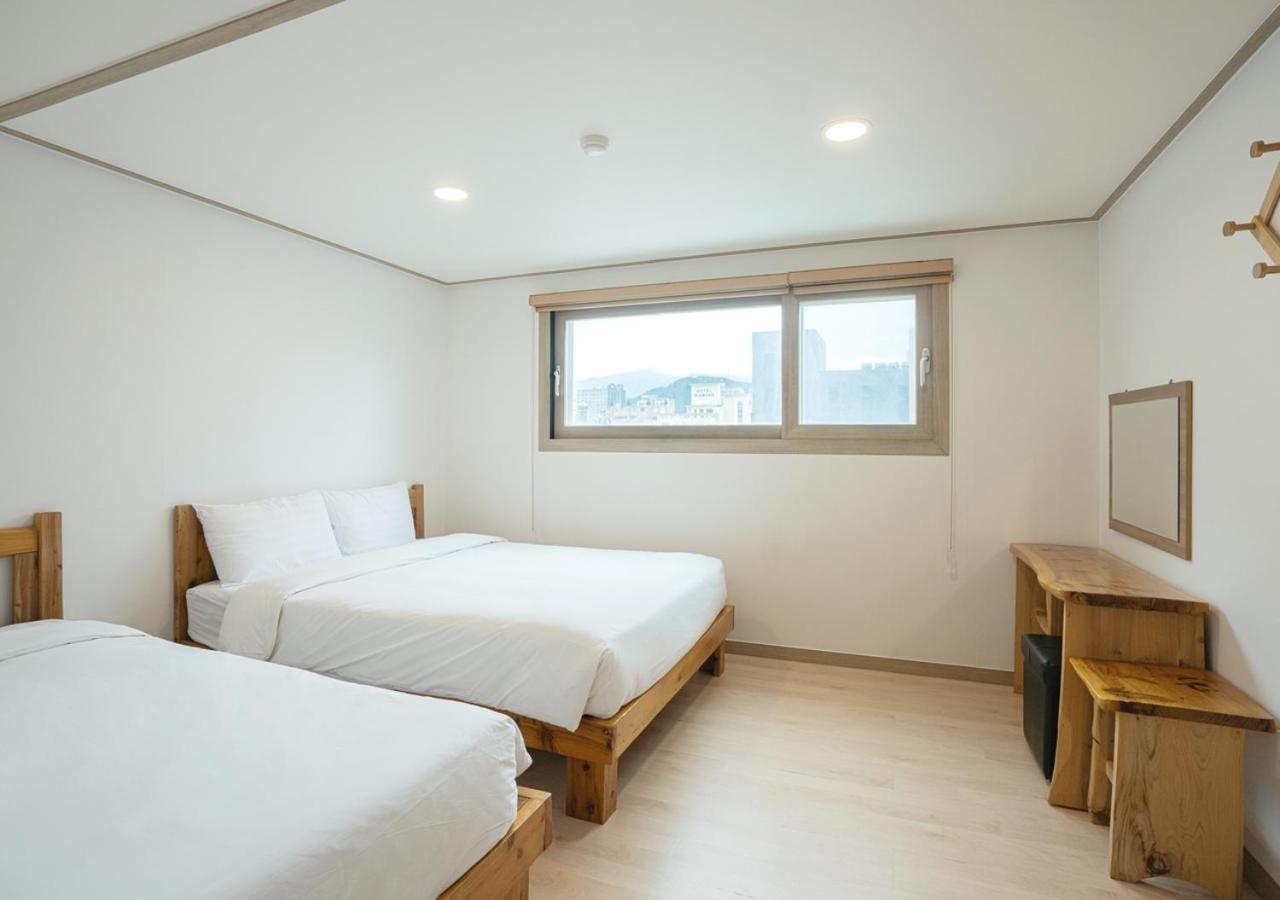 J2 Family Hotel Jeju Exteriör bild