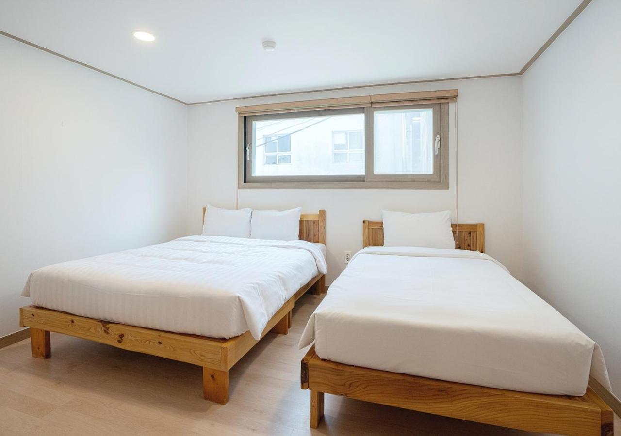 J2 Family Hotel Jeju Exteriör bild