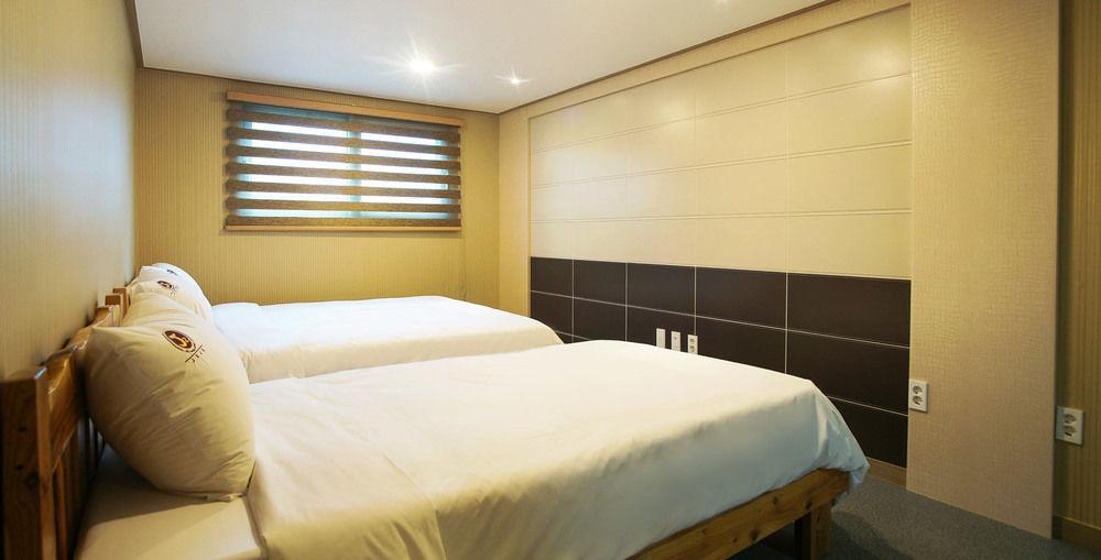 J2 Family Hotel Jeju Exteriör bild