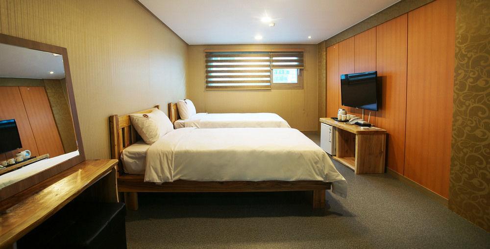 J2 Family Hotel Jeju Exteriör bild