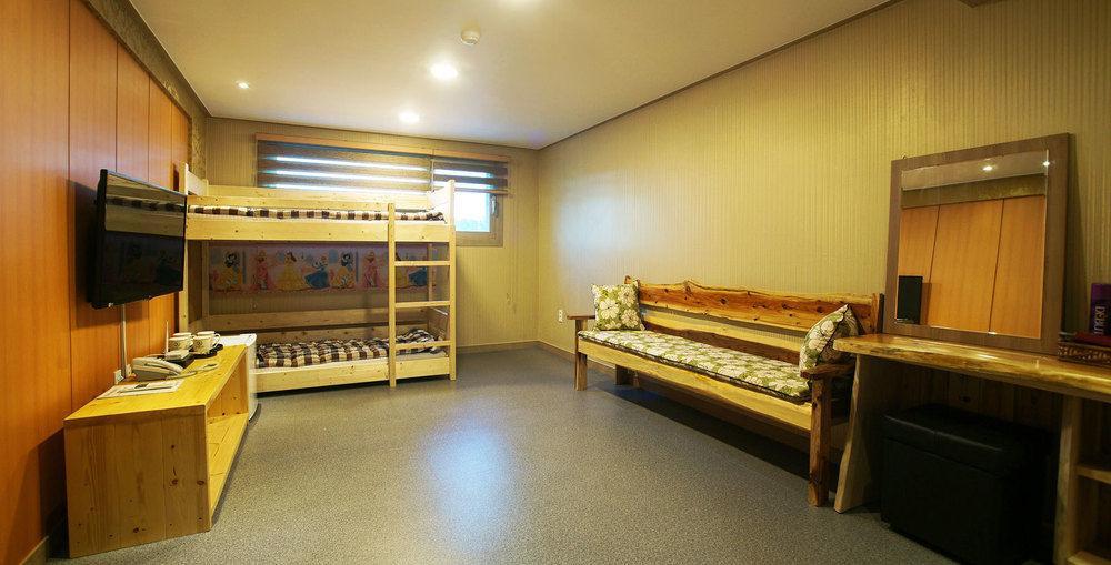 J2 Family Hotel Jeju Exteriör bild
