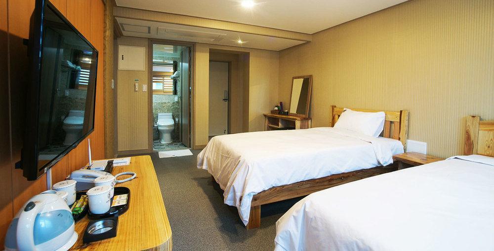 J2 Family Hotel Jeju Exteriör bild
