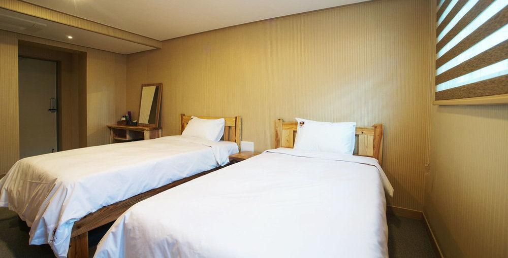 J2 Family Hotel Jeju Exteriör bild
