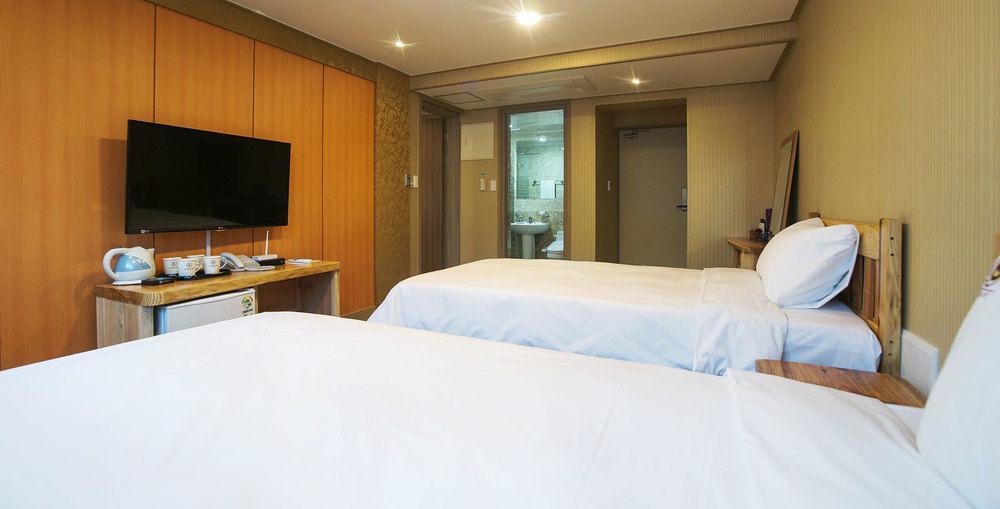 J2 Family Hotel Jeju Exteriör bild